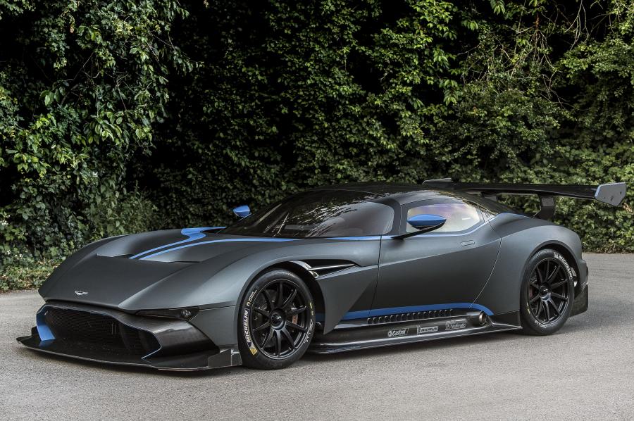  Aston Martin Vulcan 2016 года  (фото 19 из 38)